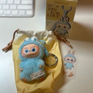 The Monsters Pin for Love - K